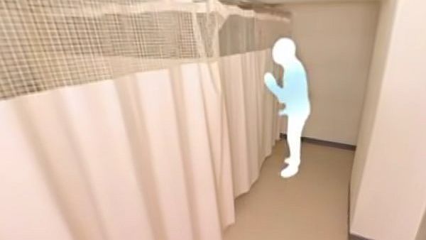 病室に侵入した透明人間