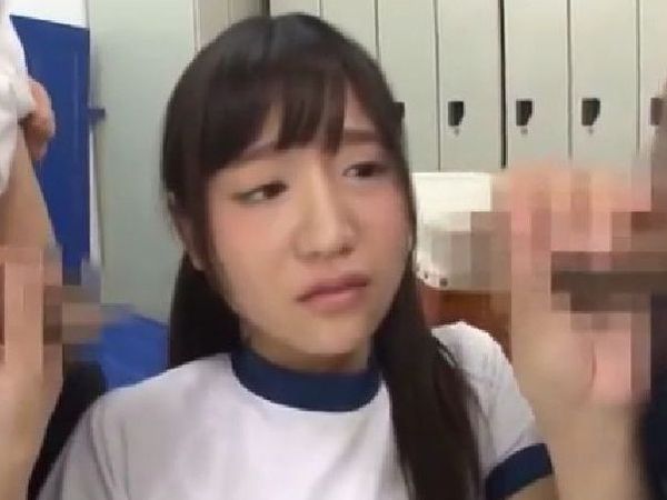 無理やりフェラチオを迫られるブルマー姿の女子校生 星奈あい