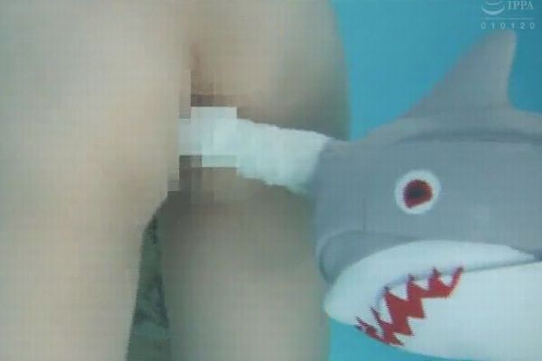 バイブヘッドシャークに襲われてしまう女性 橘メアリー,森沢かな,飯岡かなこ,笹倉杏