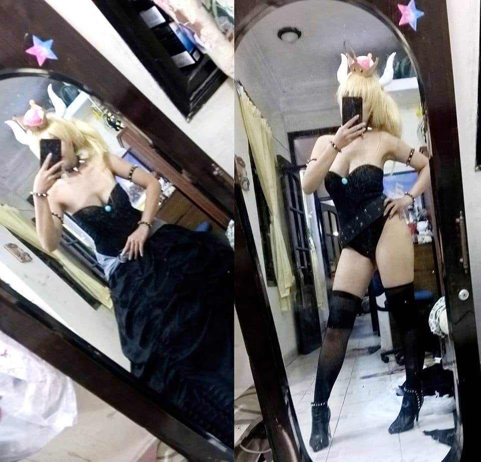 ドレスとレオタードの2パターンでクッパ姫のコスプレをしている白人コスプレイヤー