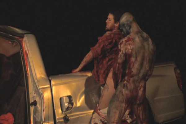 ガチムチのゲイゾンビが人間を感染させてホモセクする L.A. ZOMBIE