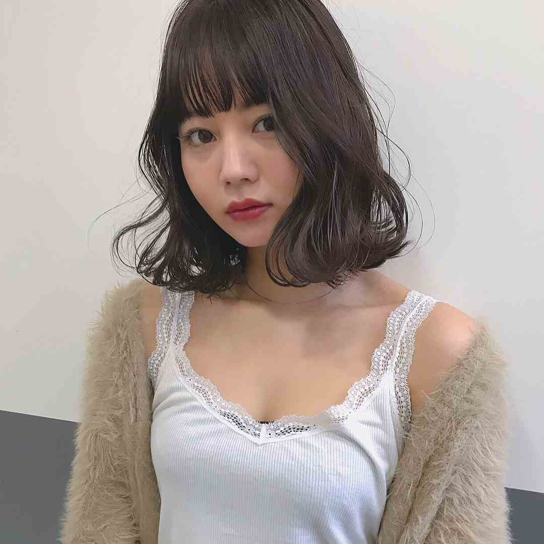 堀北真希の妹であるアイデザイナーのNANAMIがInstagramでセクシーショット