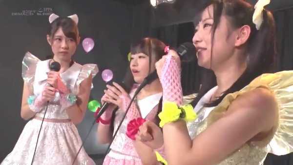 常に性交しながらライブをするアイドルユニット 神坂ひなの あおいれな 桃尻かのん