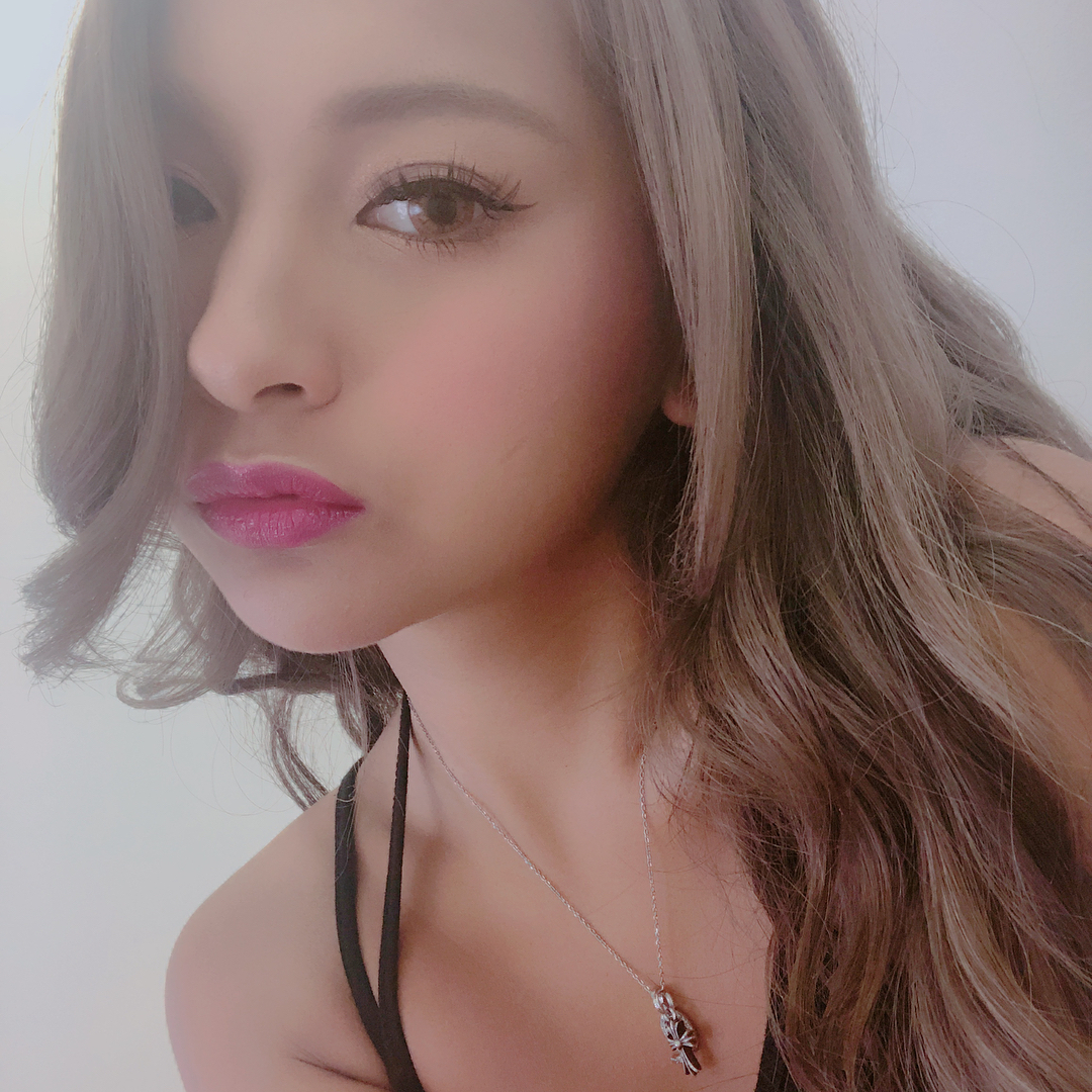 黒ギャルモデルのゆきぽよがInstagramにアップしたセクシー自撮り