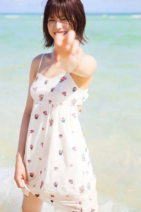 キャミソール姿も可愛い欅坂46渡邉理佐