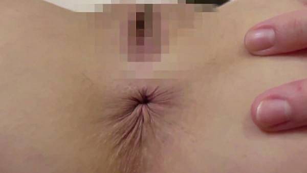 原美織さんのヒクつくアナルアップ