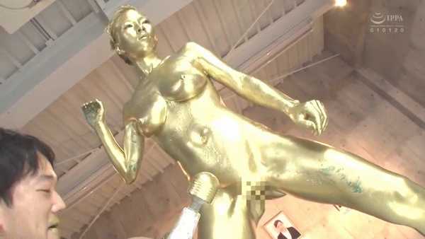 時間停止による強制ウェット&メッシープレイで金粉まみれになった女性が電マで陵辱される 二宮和香 小宮山えまり 伊織いずみ