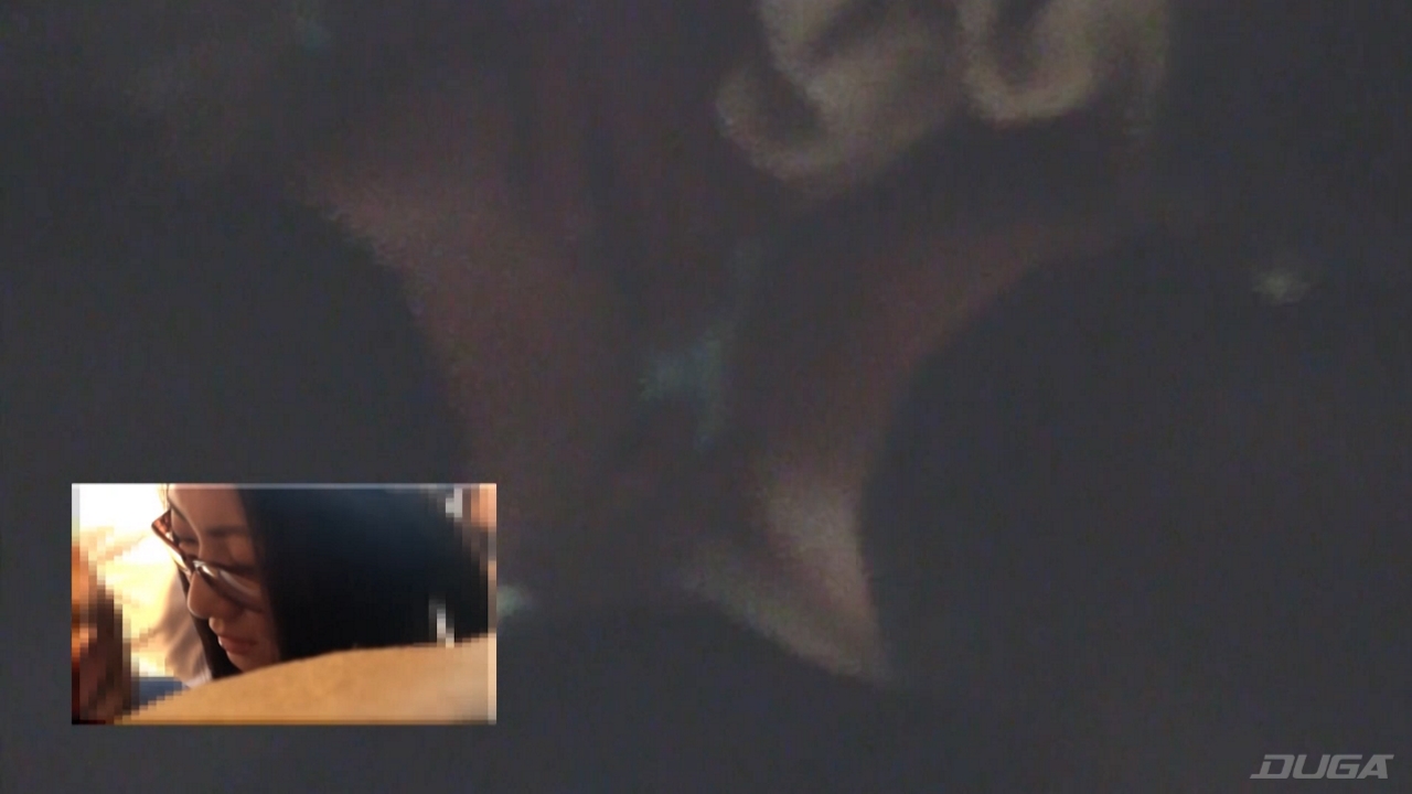 感じて吐息が漏れている黒崎愛さん