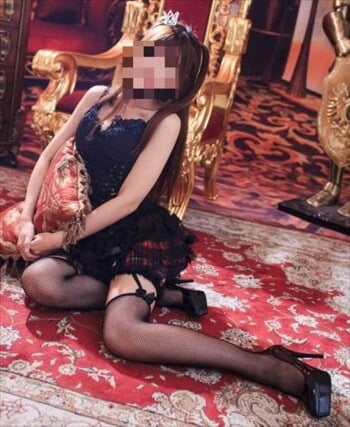 ゴスロリの服の女性