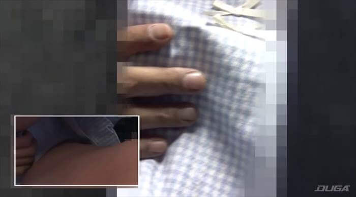 胸とま〇こを触られる可愛い女性