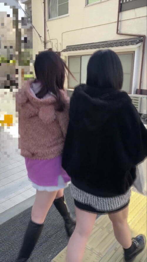 【交渉痴漢⑫】白○合女子大学に通うお嬢様2人組に大学近くのコミュニティセンターの休憩室でナマ挿入&ぶっかけ-00002