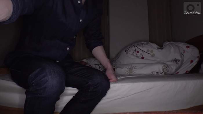 【家庭内みんかん】妹ちゃんの部屋・可愛いのに剛毛w・残シミパンティ・玉摩りつけ【前回は家庭内盗撮・8日分】-001