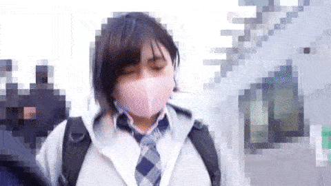 【４号車の電車痴漢 #13】広〇すず似のアイドル顔JD！声も出せずにパンツ内大量潮吹き！