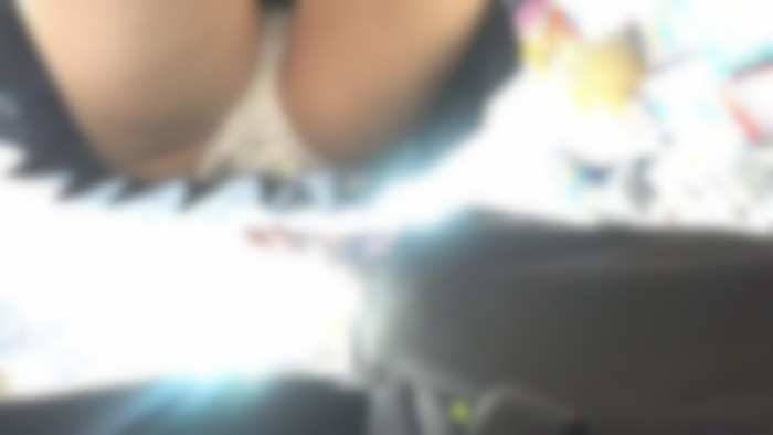 ポニーテールギャルを逆さ撮り&痴漢!最後は悲鳴を上げられ逃走!-002