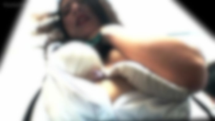 【路線バス痴かん動画22】神カワ デカ尻 早漏潮吹きおマ●コJ〇ちゃん-011