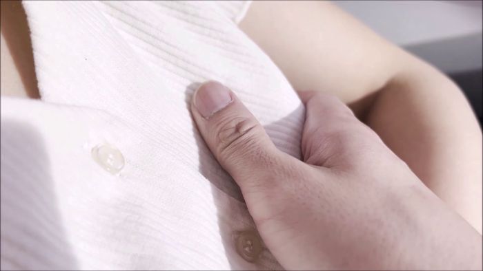 電車お触り14 乳首丸見え!無防備なふわふわおっぱいがあったら絶対に揉み揉みします!!第三者バレ-002