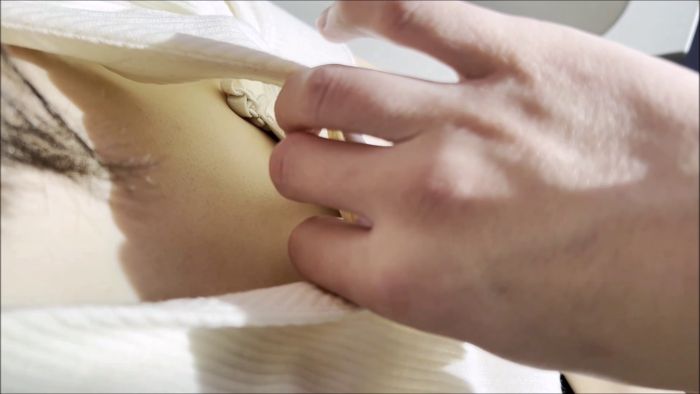 電車お触り14 乳首丸見え!無防備なふわふわおっぱいがあったら絶対に揉み揉みします!!第三者バレ-010