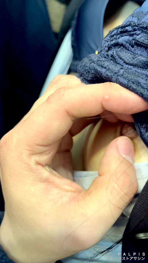 【忍射Ep31】ムサ生娘に触りとぶっかけ。車内にて。-004