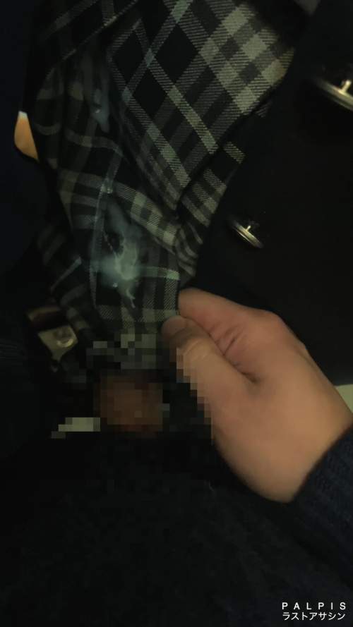 【忍射Ep31】ムサ生娘に触りとぶっかけ。車内にて。-009