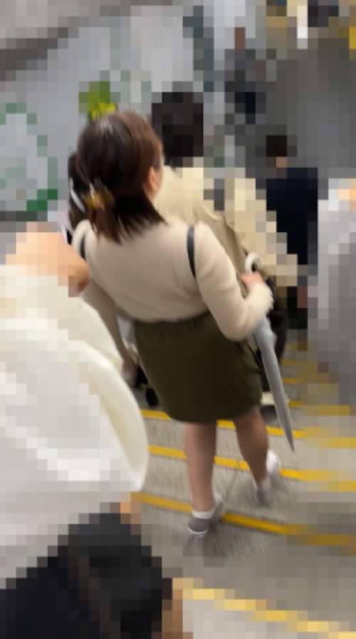 窃触記録映像70-010