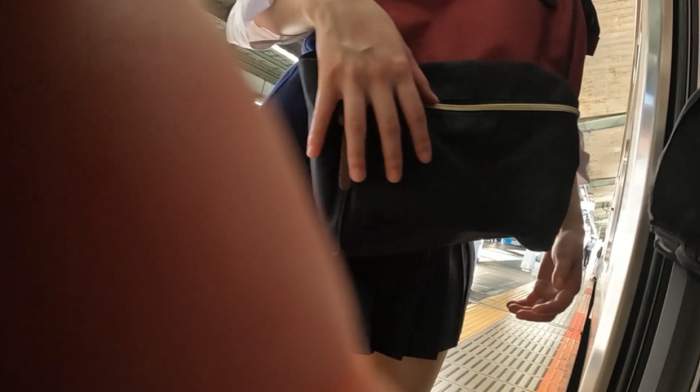 痴かん狂信者 #70【★4】朝の満員電車で餌食になるピンクサテンP娘。欲望のままにパンパン巨尻を潰し揉み。-001