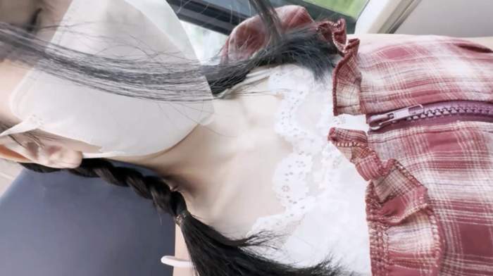 電車お触り30 スーパー可愛いコ登場!マシュマロおっぱいをずーーっとモミモミしました-010