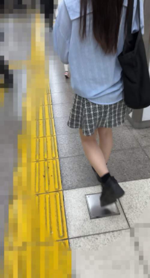 窃触記録映像76-001