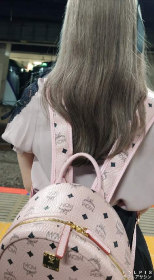 【忍射Ep40】地雷生娘に集団触り。車内にて-001