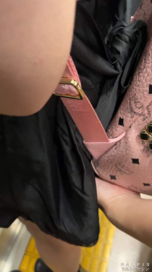 【忍射Ep40】地雷生娘に集団触り。車内にて-005