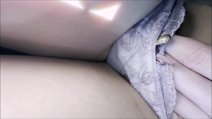 電車お触り34 圧倒的な可愛さ、そしてエロさをお持ちのS級美女のフワフワおっぱいを揉みまくりました-010