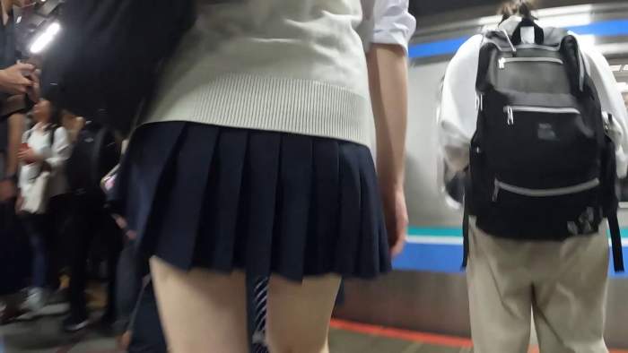 痴かん狂信者 #94【★4】美白な細身娘、もっちりお尻を揉みしだき、押しつけ、股間触らせ-002