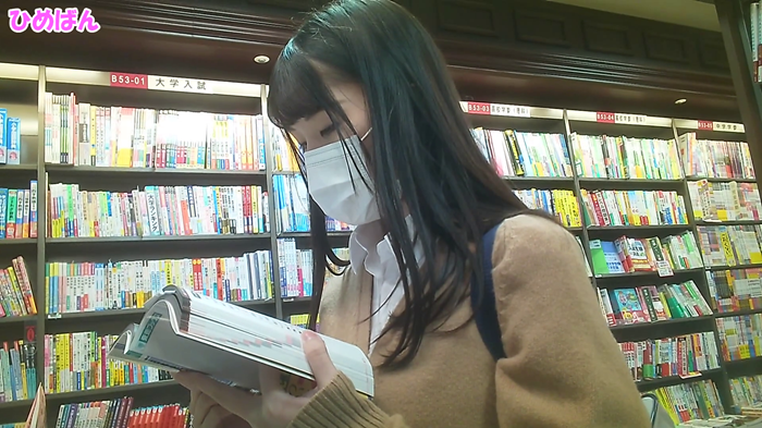乳首が敏感な色白巨乳J〇ちゃんがローターで恍惚な表情を浮かべ無毛マ〇コに生挿入&中出し!-001