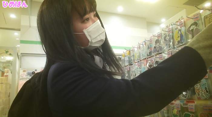 黒髪のムチムチボディのJ〇が乳首を弄られ触り放題状態wトイレに連れ込んでローター責めからのイラマ&生中w-002